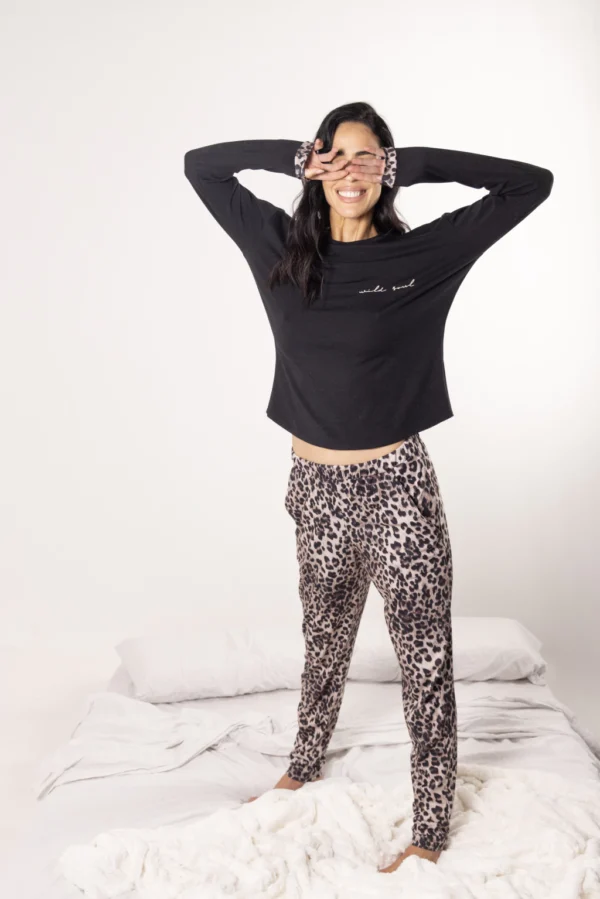 Pijama Casaca Lisa y Pantalón Animal Print  ANDRESSA - Imagen 6