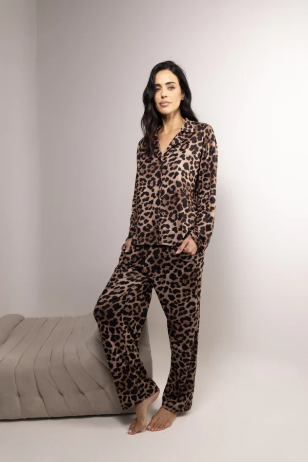 Pijama Casaca Abotonada y Pantalón Animal Print ANDRESSA - Imagen 3